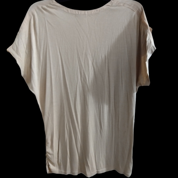 ♥️ 💙 2/$10 Women's Tan Venus shirt Size Large - Picture 7 of 7